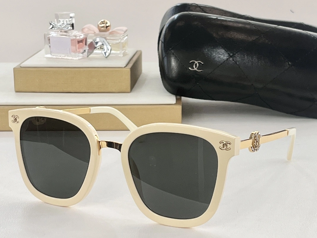 Chanel AAA Quality Sunglasses DailyWear 3887