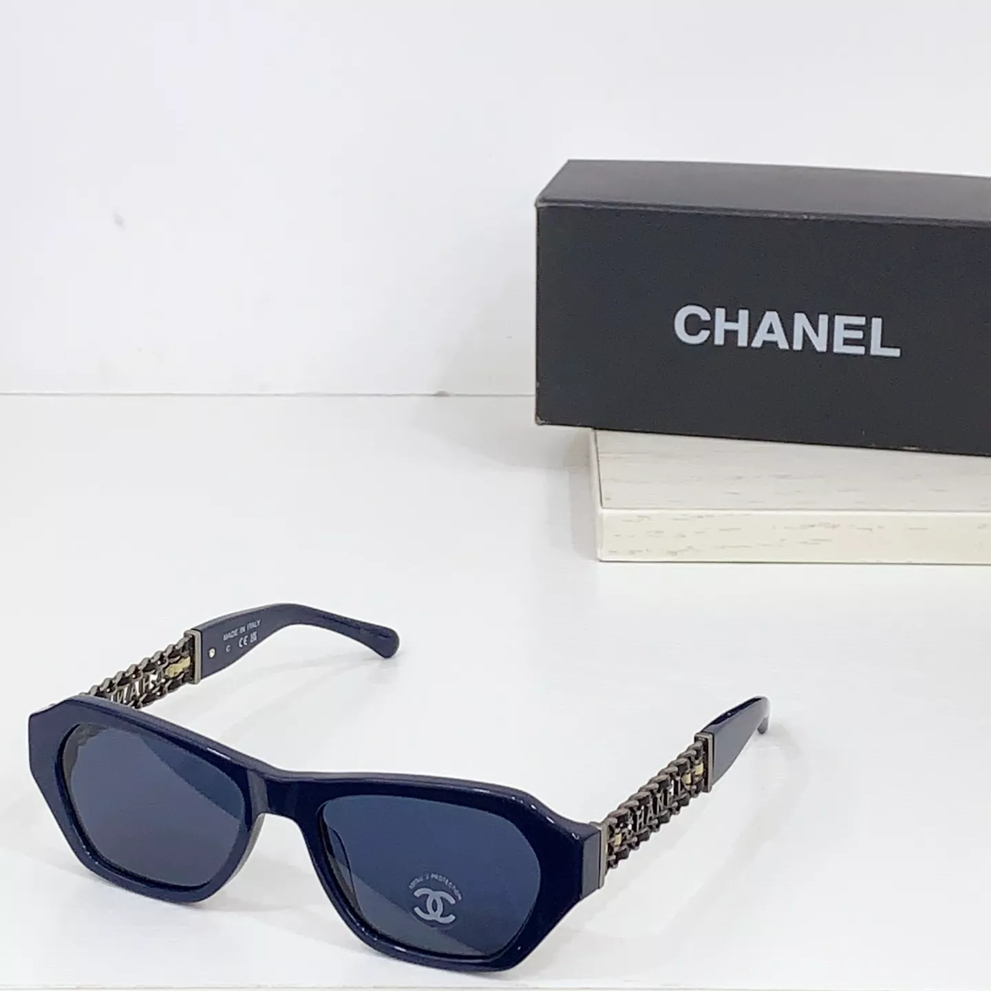 Chanel AAA Quality Sunglasses Durable 1907