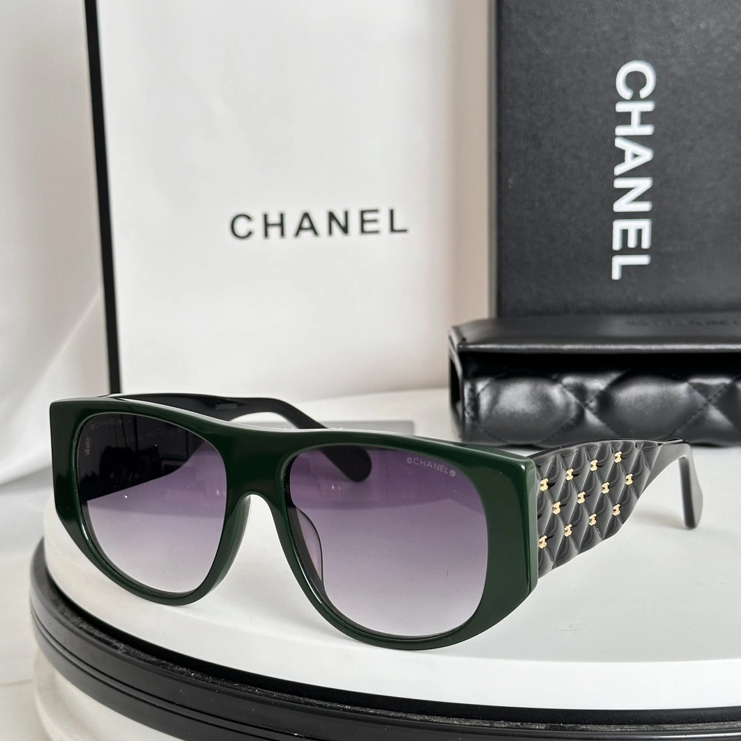 Chanel AAA Quality Sunglasses EasyMatch 1011