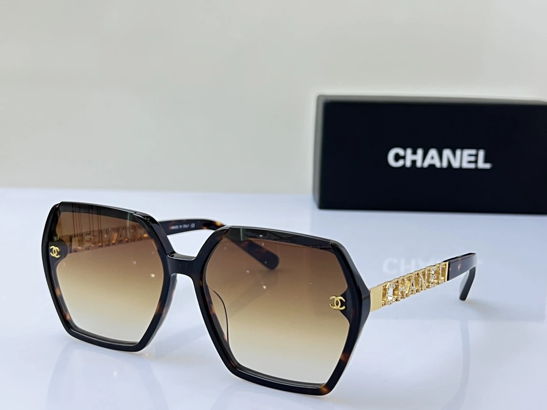 Chanel AAA Quality Sunglasses Efficient 4235