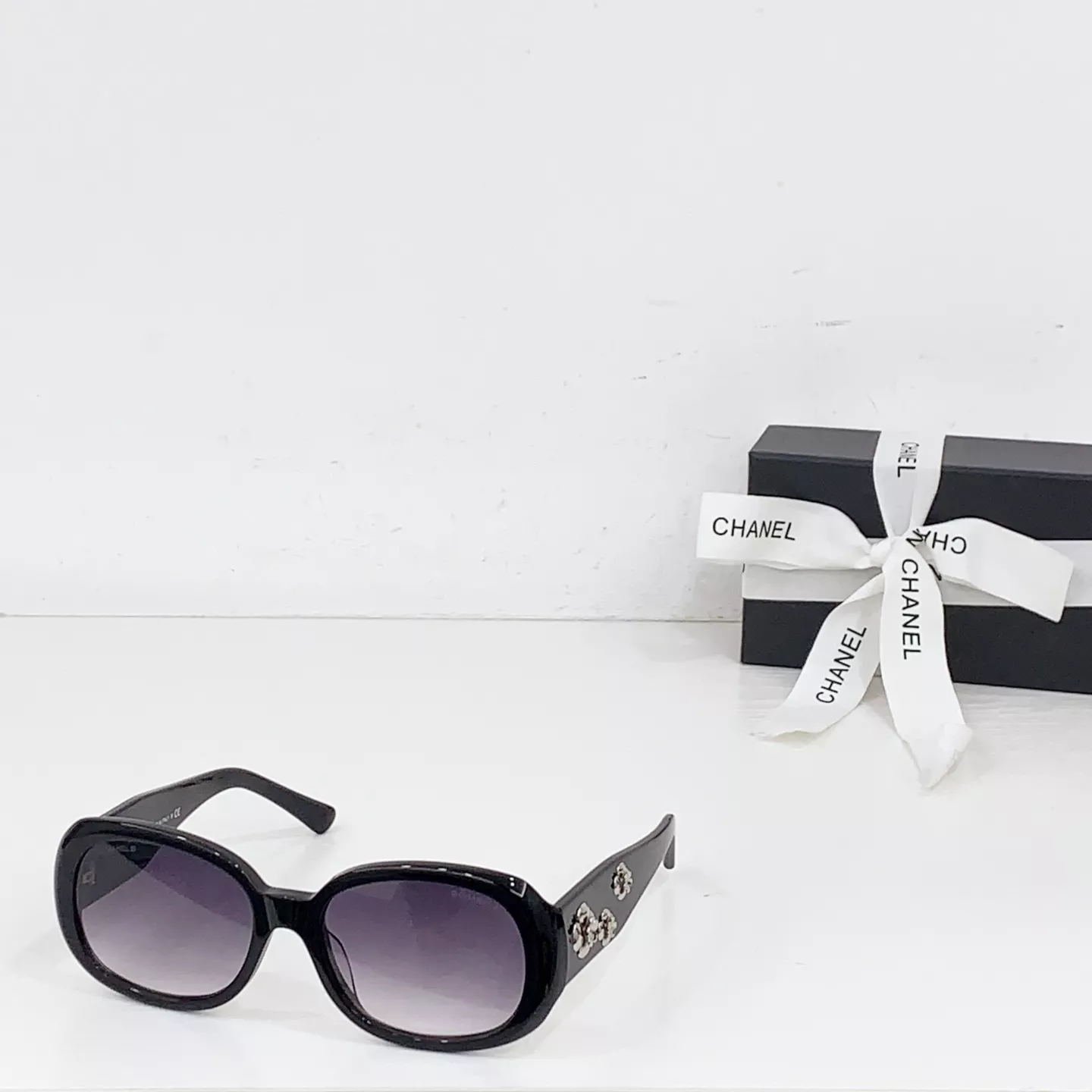 Chanel AAA Quality Sunglasses Elegant 9359