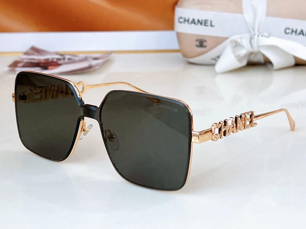 Chanel AAA Quality Sunglasses EyeCatching 7330