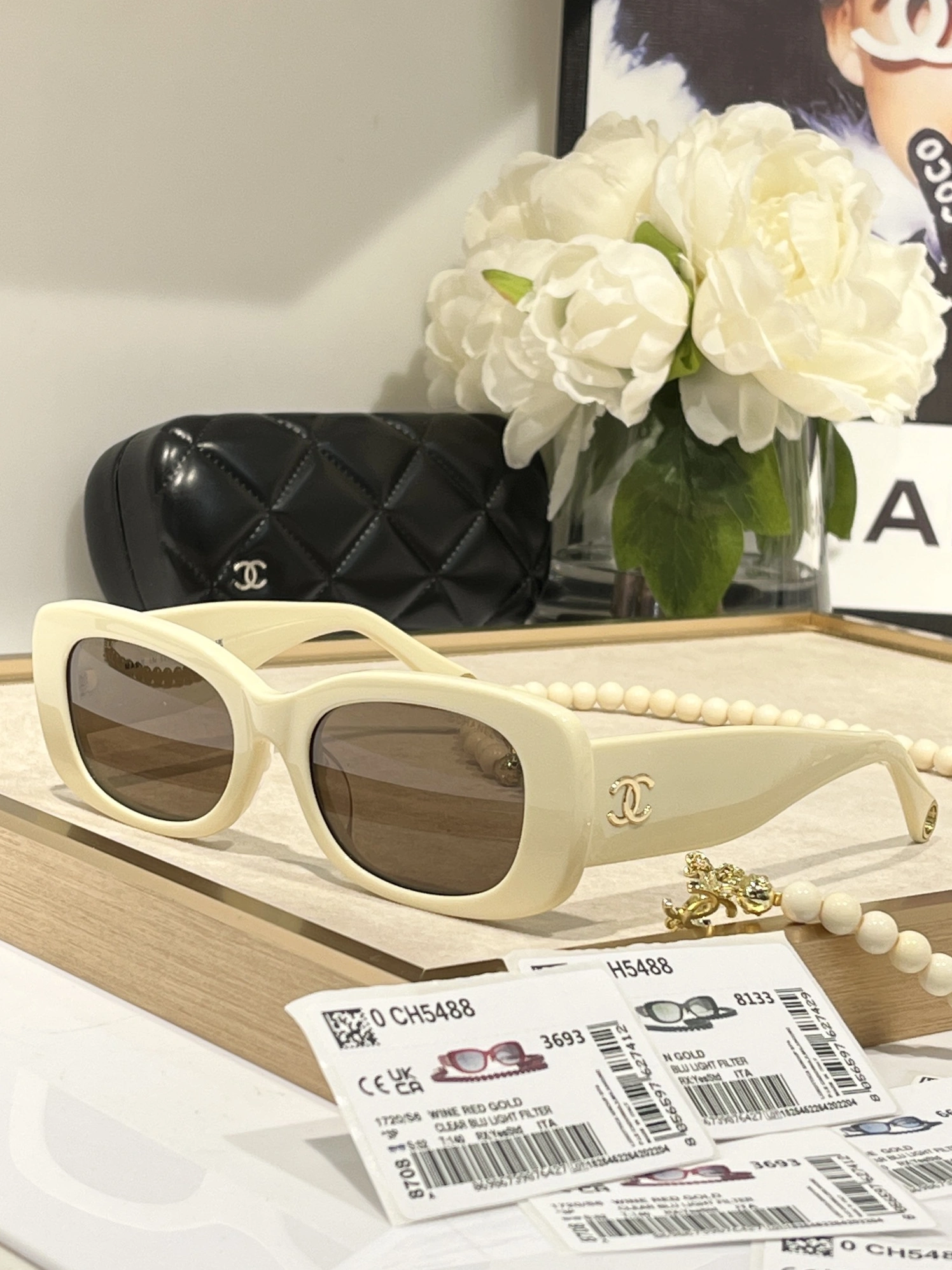 Chanel AAA Quality Sunglasses EyeCatching 7343