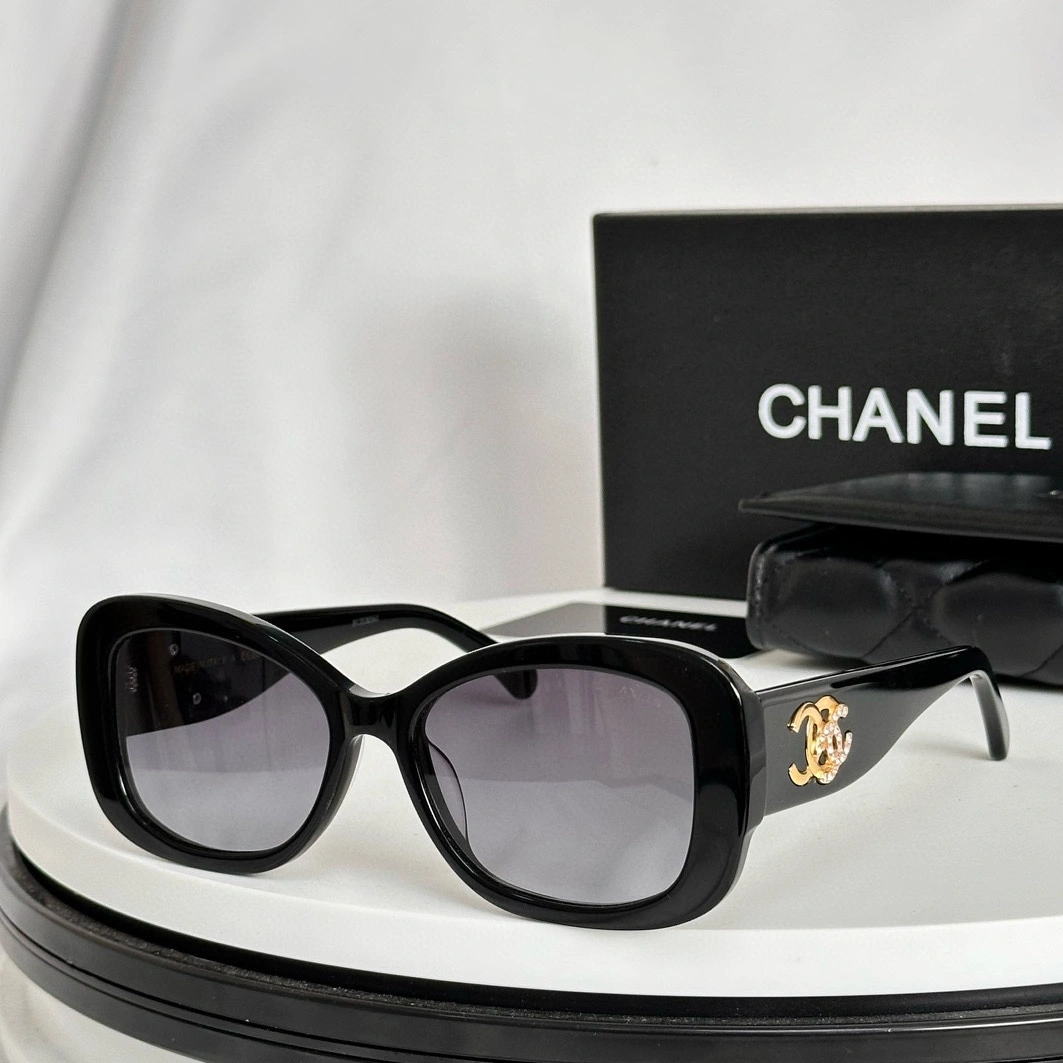 Chanel AAA Quality Sunglasses EyeCatching 7544