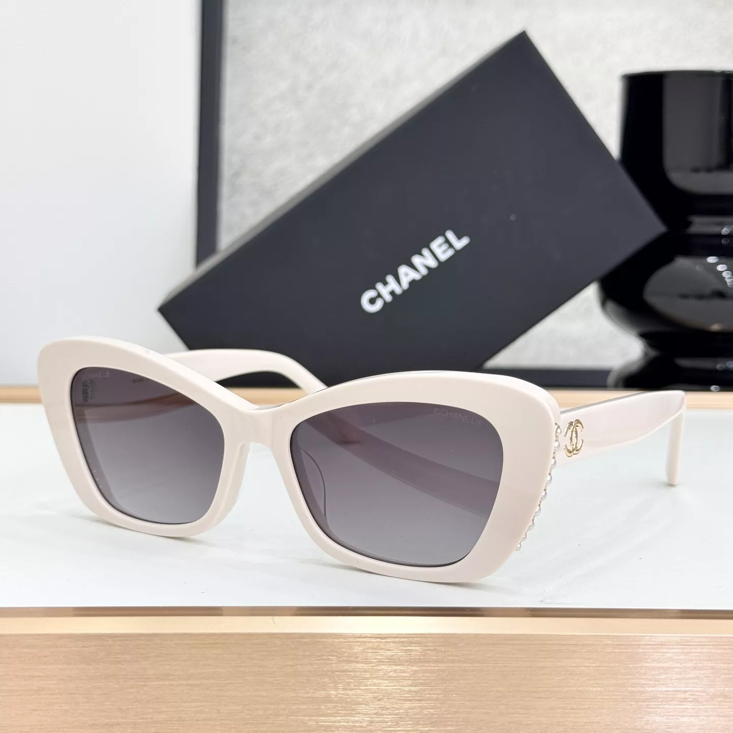 Chanel AAA Quality Sunglasses Fashionable 2390