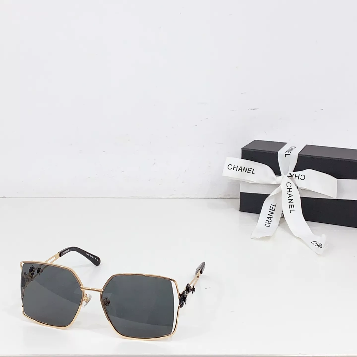 Chanel AAA Quality Sunglasses Fashionable 6074