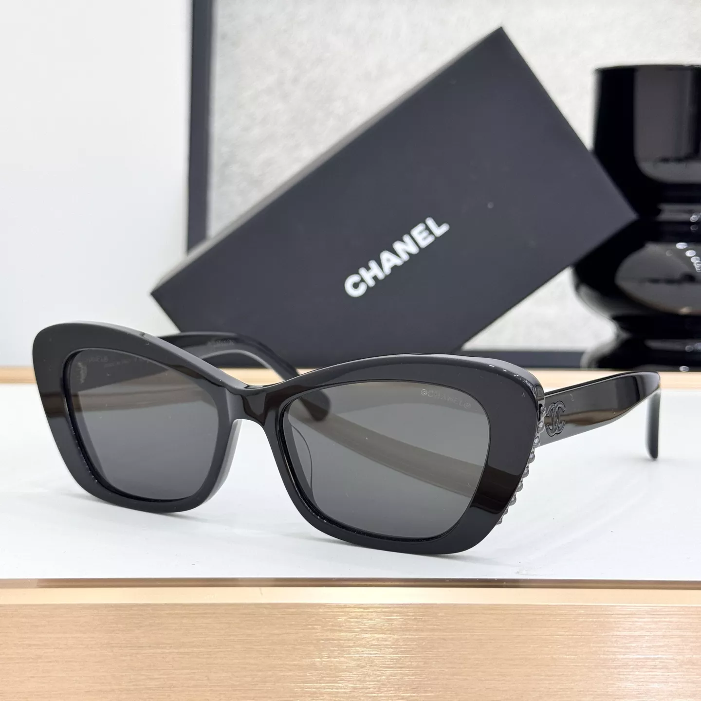 Chanel AAA Quality Sunglasses Fashionable 9223