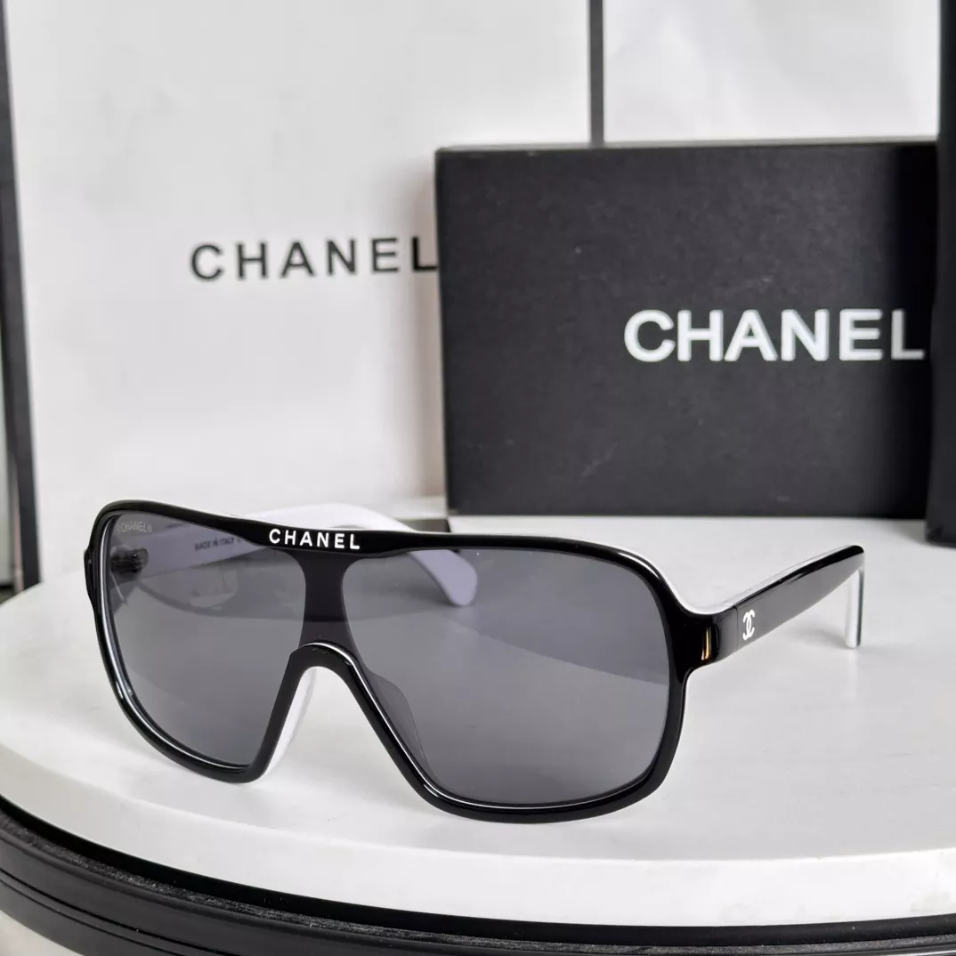 Chanel AAA Quality Sunglasses GoodFit 8233