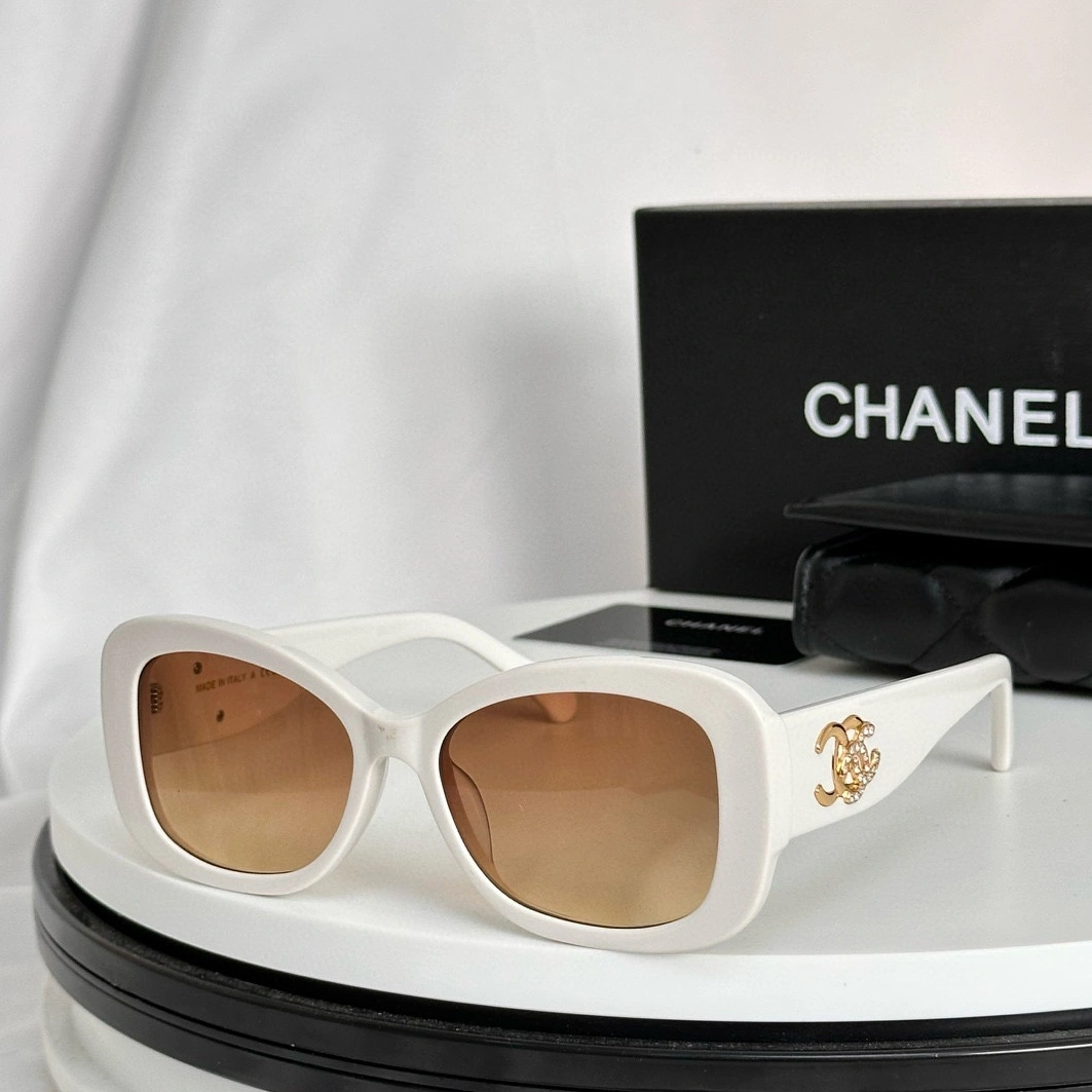 Chanel AAA Quality Sunglasses Minimalist 168