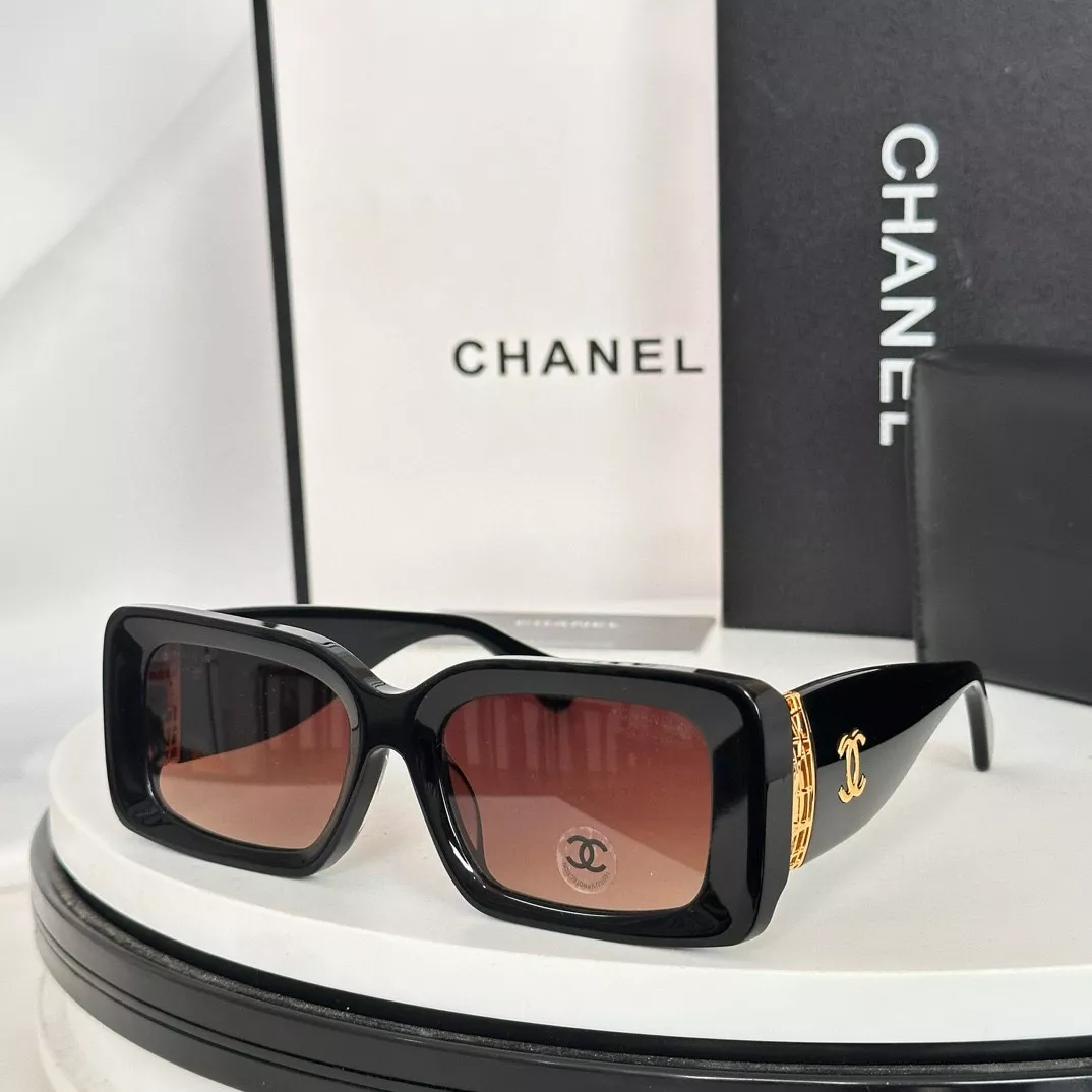 Chanel AAA Quality Sunglasses Minimalist 8632