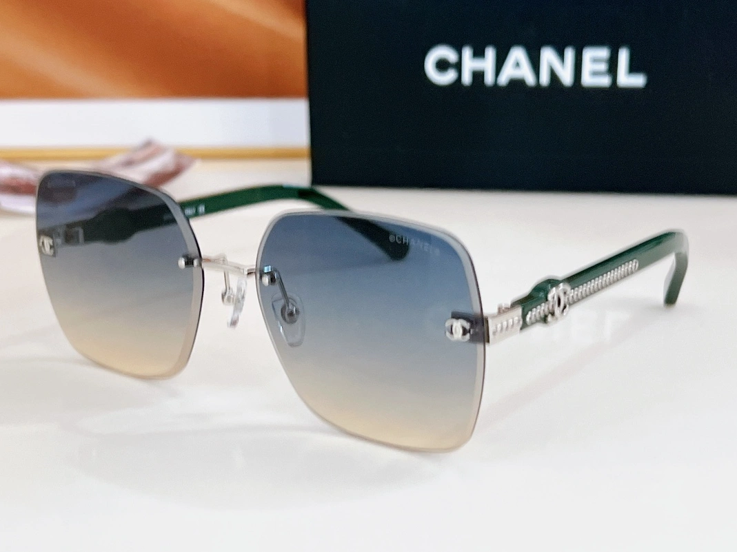 Chanel AAA Quality Sunglasses Modern 2313