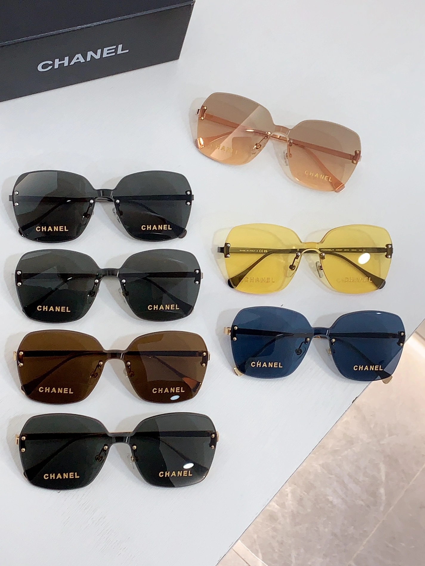 Chanel AAA Quality Sunglasses Modern 2322