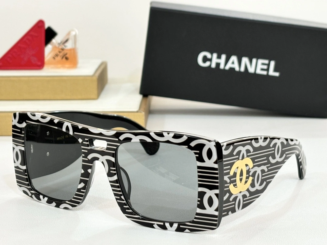 Chanel AAA Quality Sunglasses Modern 4673