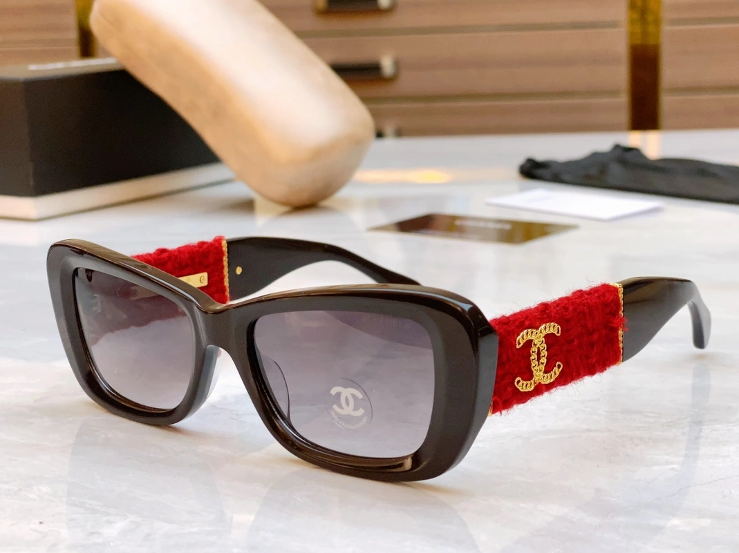 Chanel AAA Quality Sunglasses Practical 5438