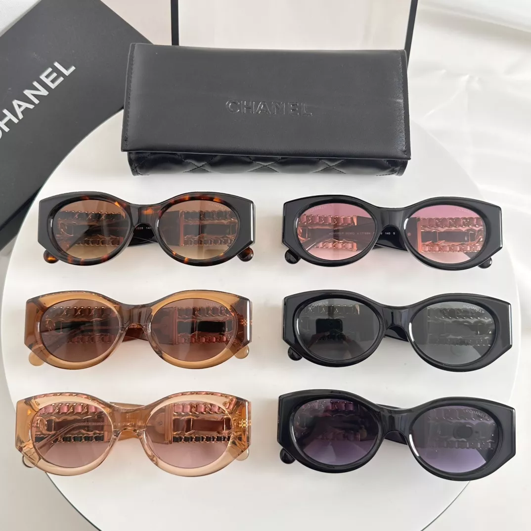 Chanel AAA Quality Sunglasses Practical 5644