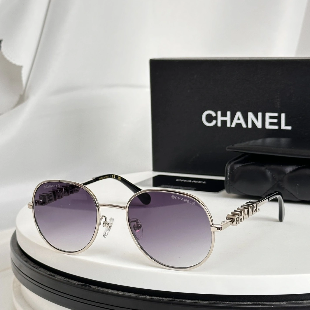 Chanel AAA Quality Sunglasses Practical 7405