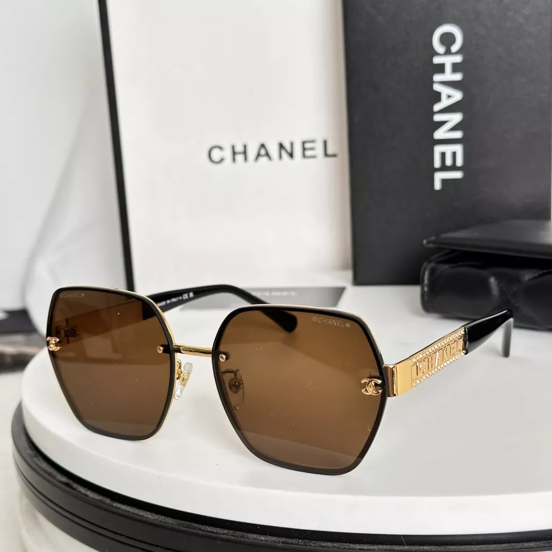 Chanel AAA Quality Sunglasses Refined 9993