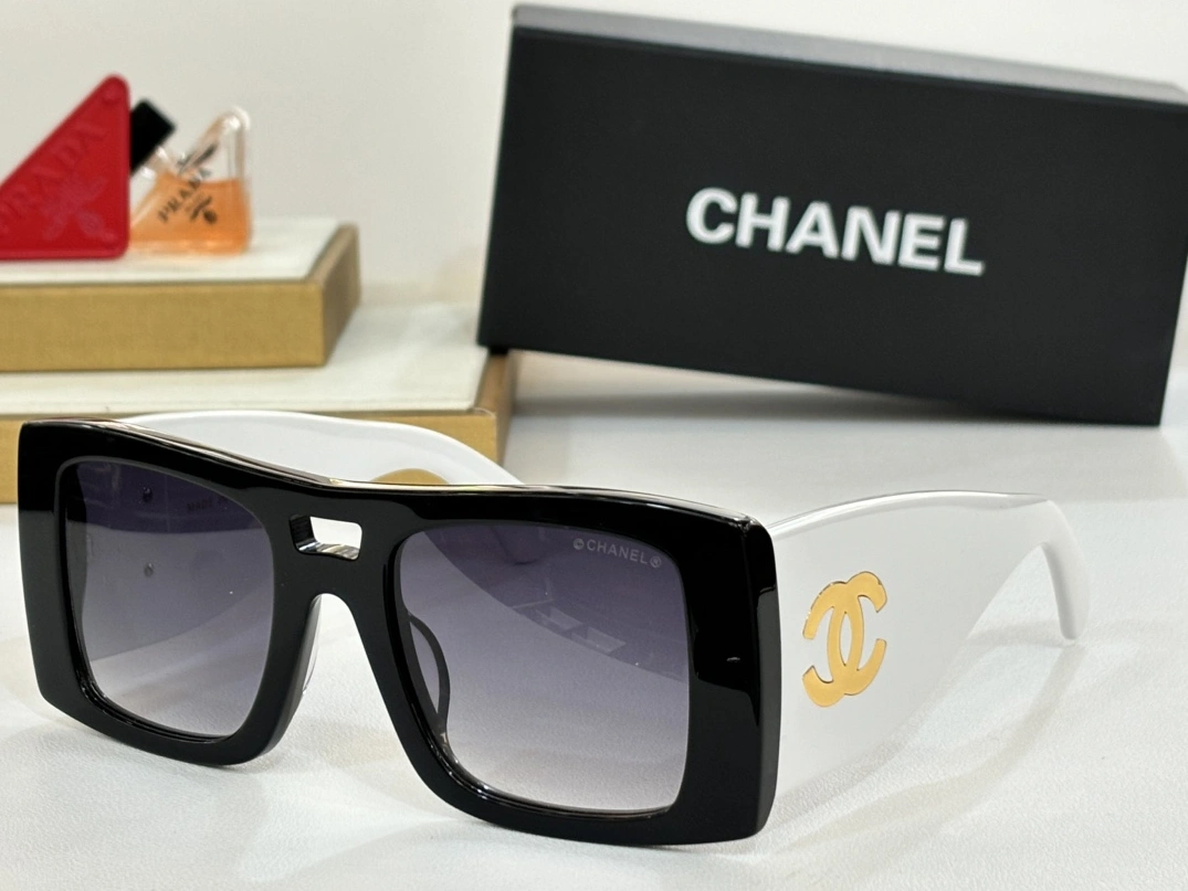 Chanel AAA Quality Sunglasses Reliable 5273