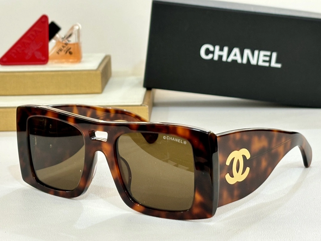 Chanel AAA Quality Sunglasses Resilient 7910