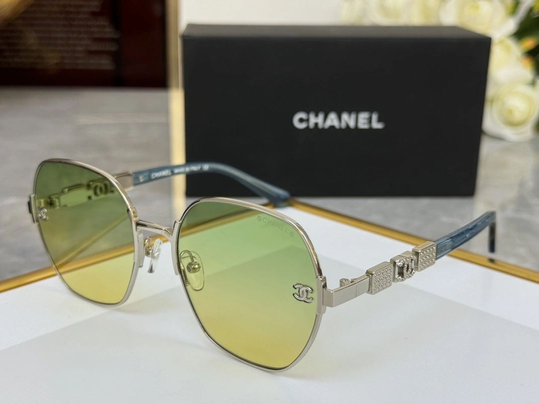 Chanel AAA Quality Sunglasses Stylish 8927
