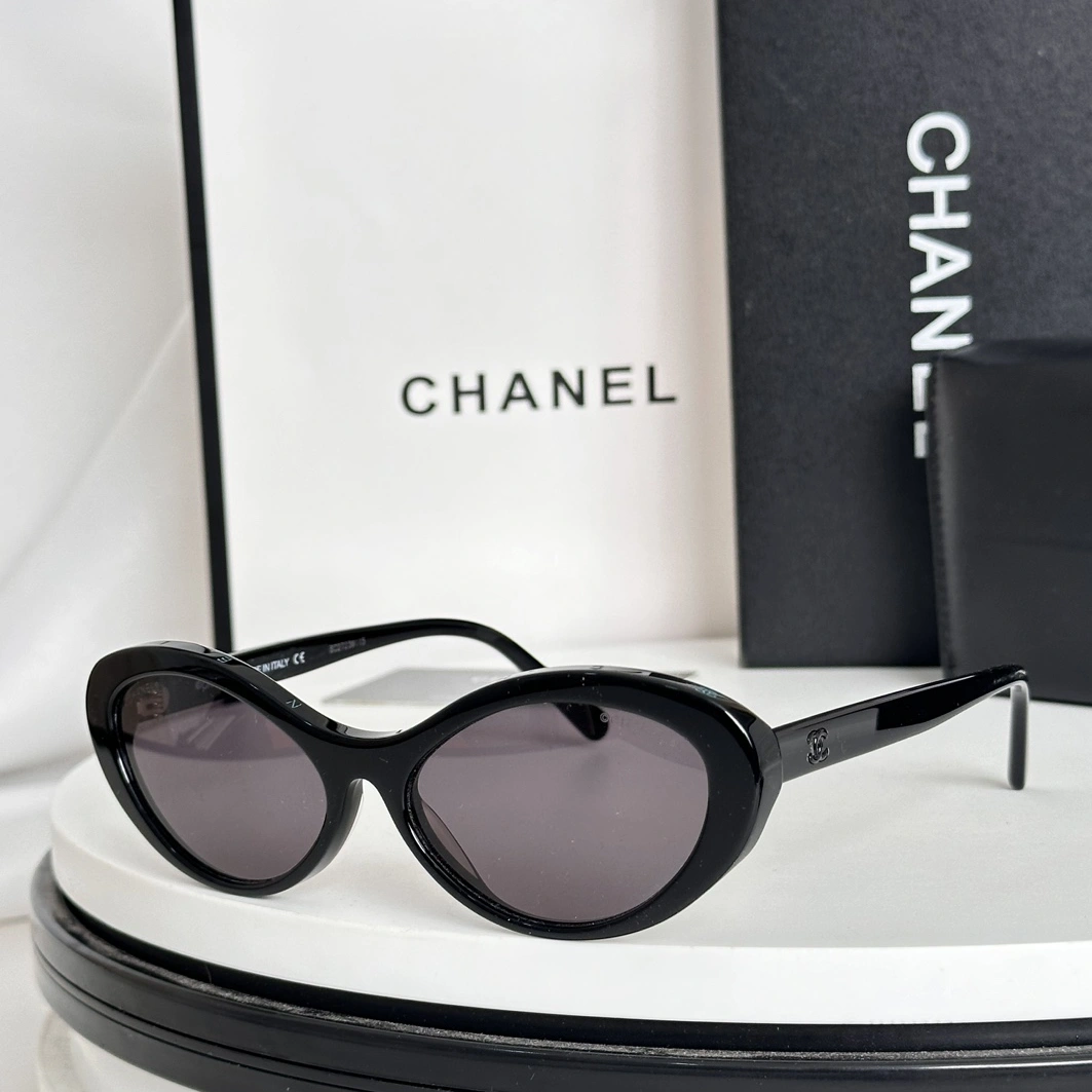 Chanel AAA Quality Sunglasses Timeless 7801