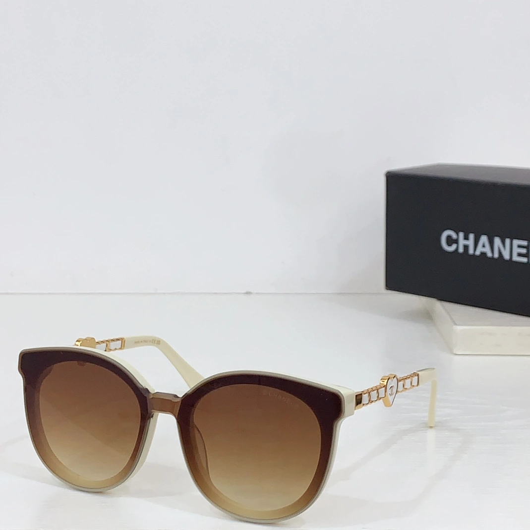 Chanel AAA Quality Sunglasses Trendsetting 2487