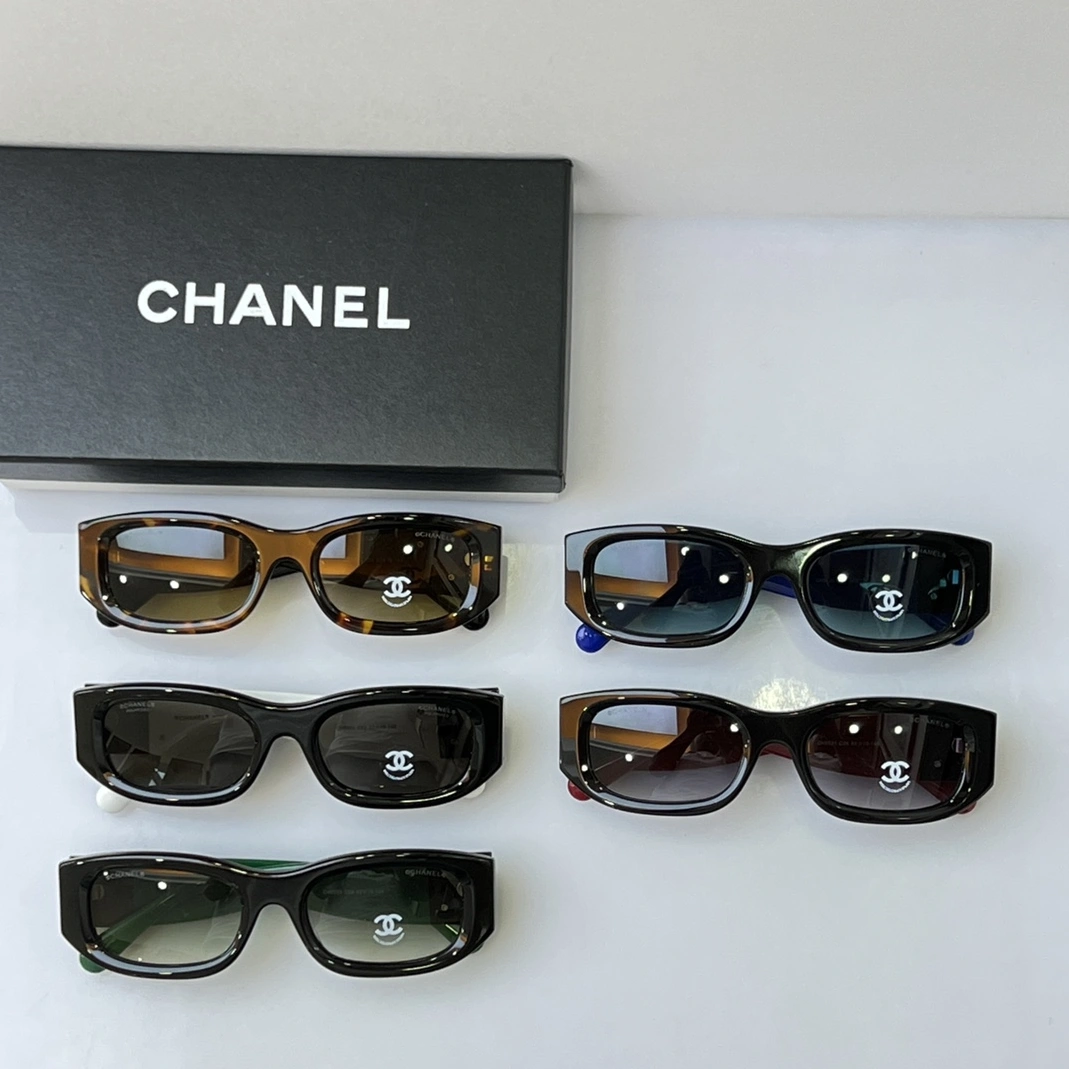 Chanel AAA Quality Sunglasses Trendsetting 3983
