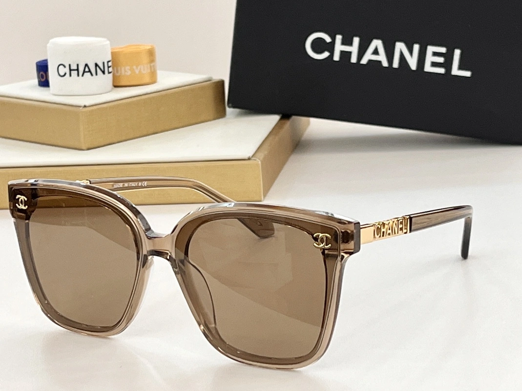 Chanel AAA Quality Sunglasses Trendy 4220