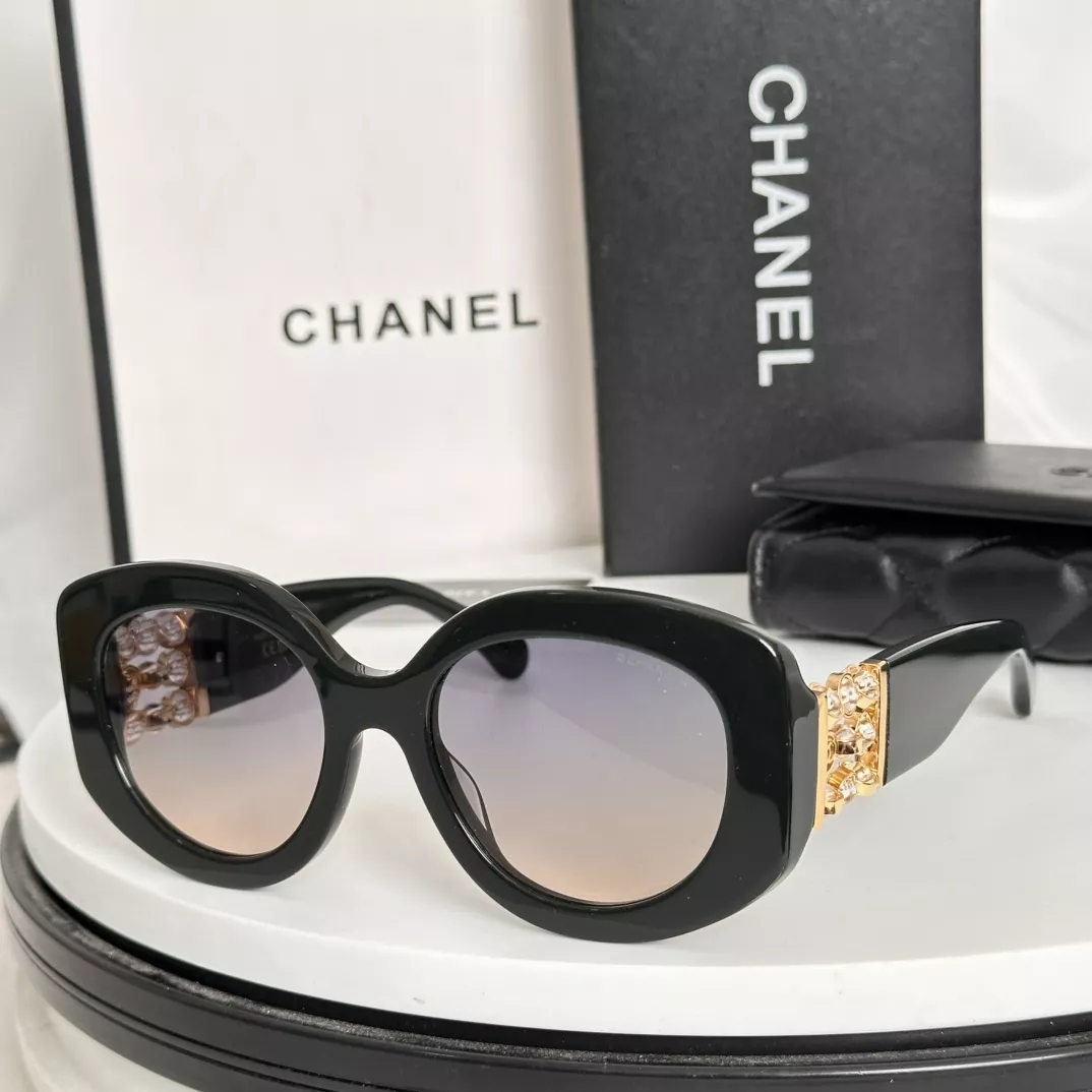 Chanel AAA Quality Sunglasses Trendy 7459