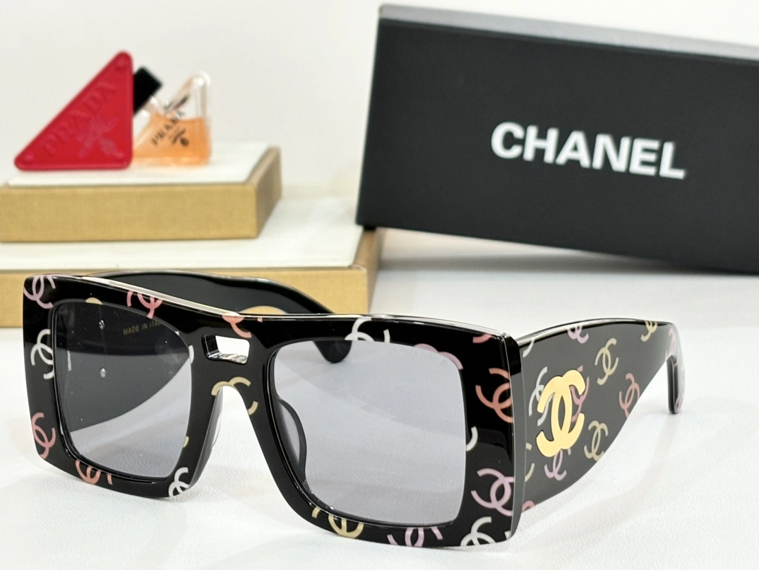 Chanel AAA Quality Sunglasses Trendy 9257