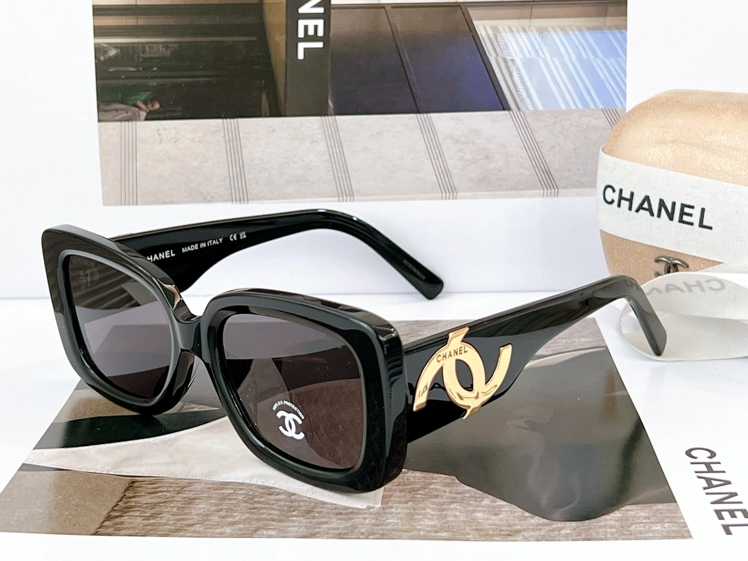 Chanel AAA Quality Sunglasses Unique 6899