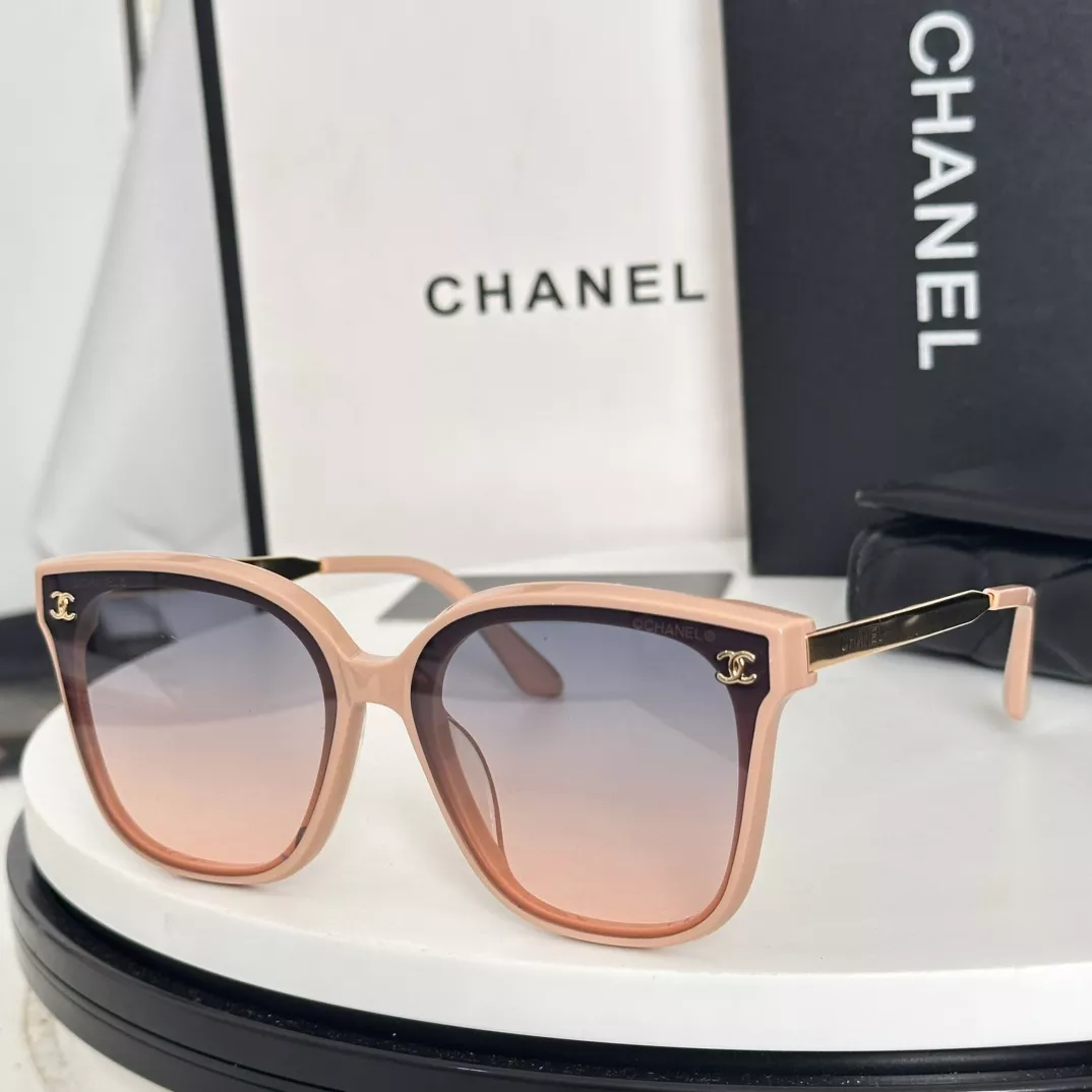 Chanel AAA Quality Sunglasses Vibrant 7417