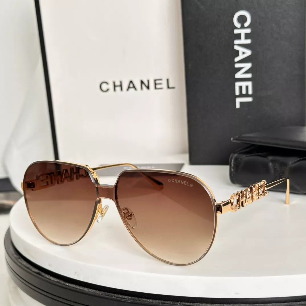 Chanel AAA Quality Sunglasses Vibrant 7984