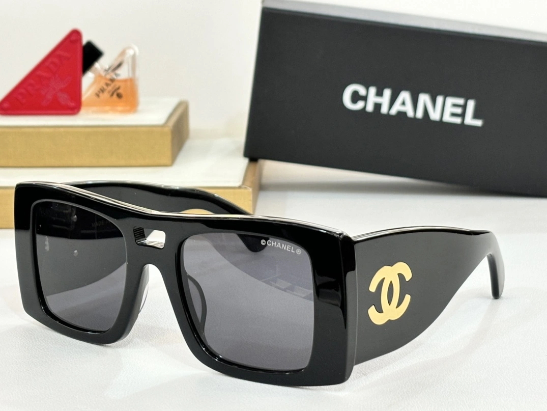 Chanel AAA Quality Sunglasses Vibrant 9282