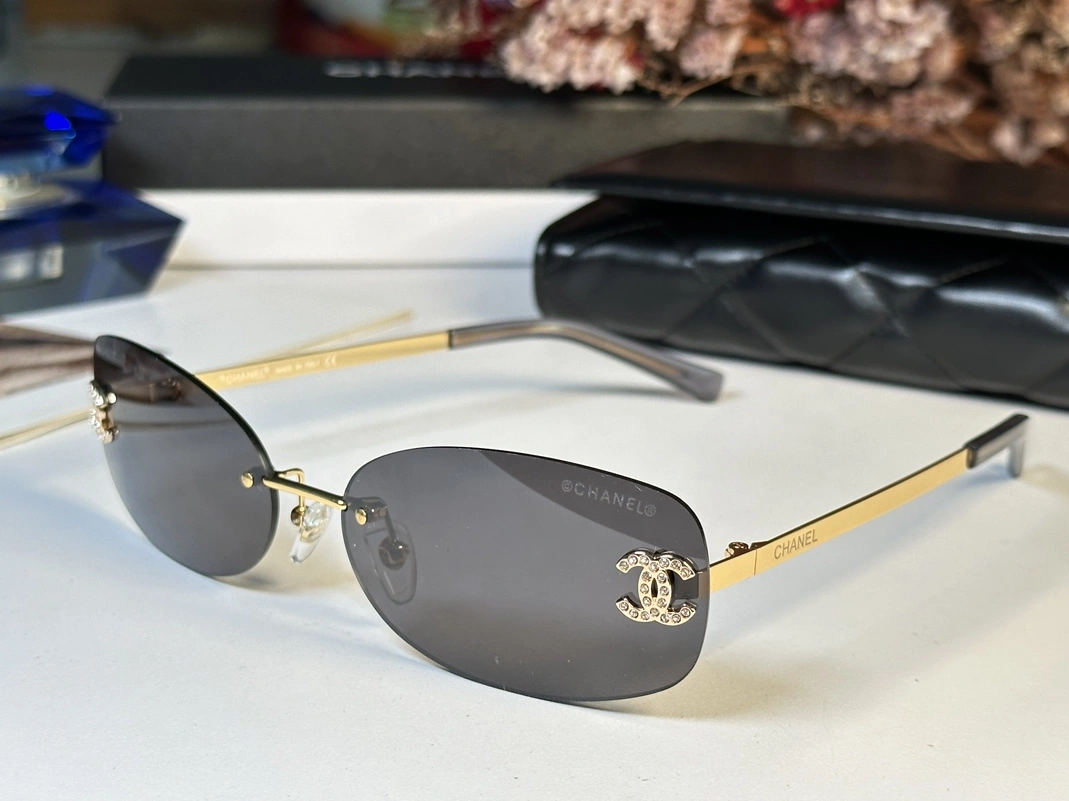 Chanel AAA Quality Sunglasses WellDesigned 3591