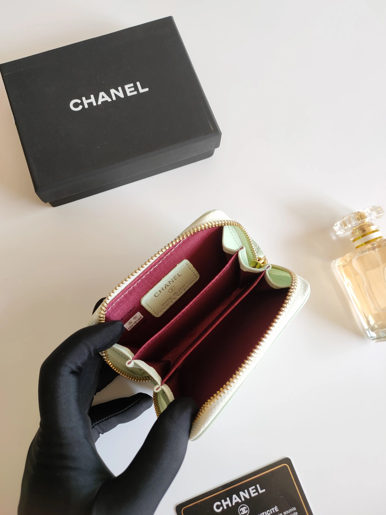 Chanel AAA Quality Wallets Resilient 3618