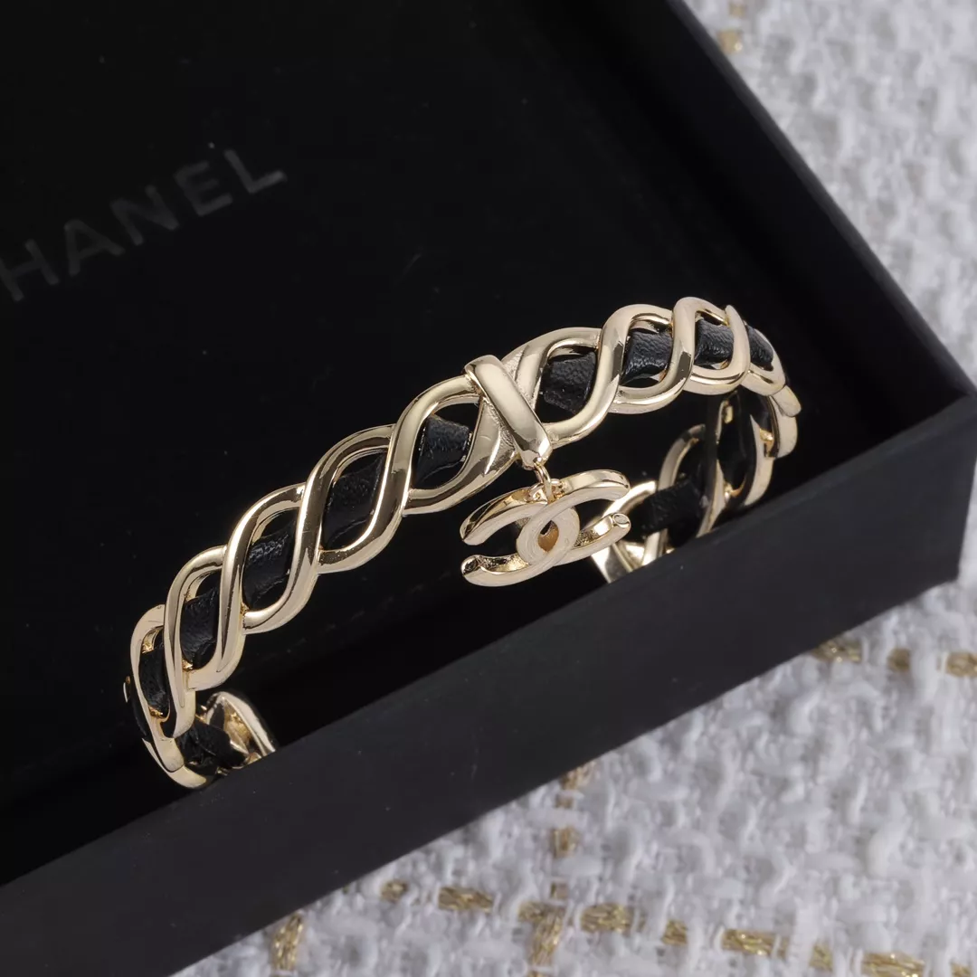 Chanel Bracelets Cozy 528