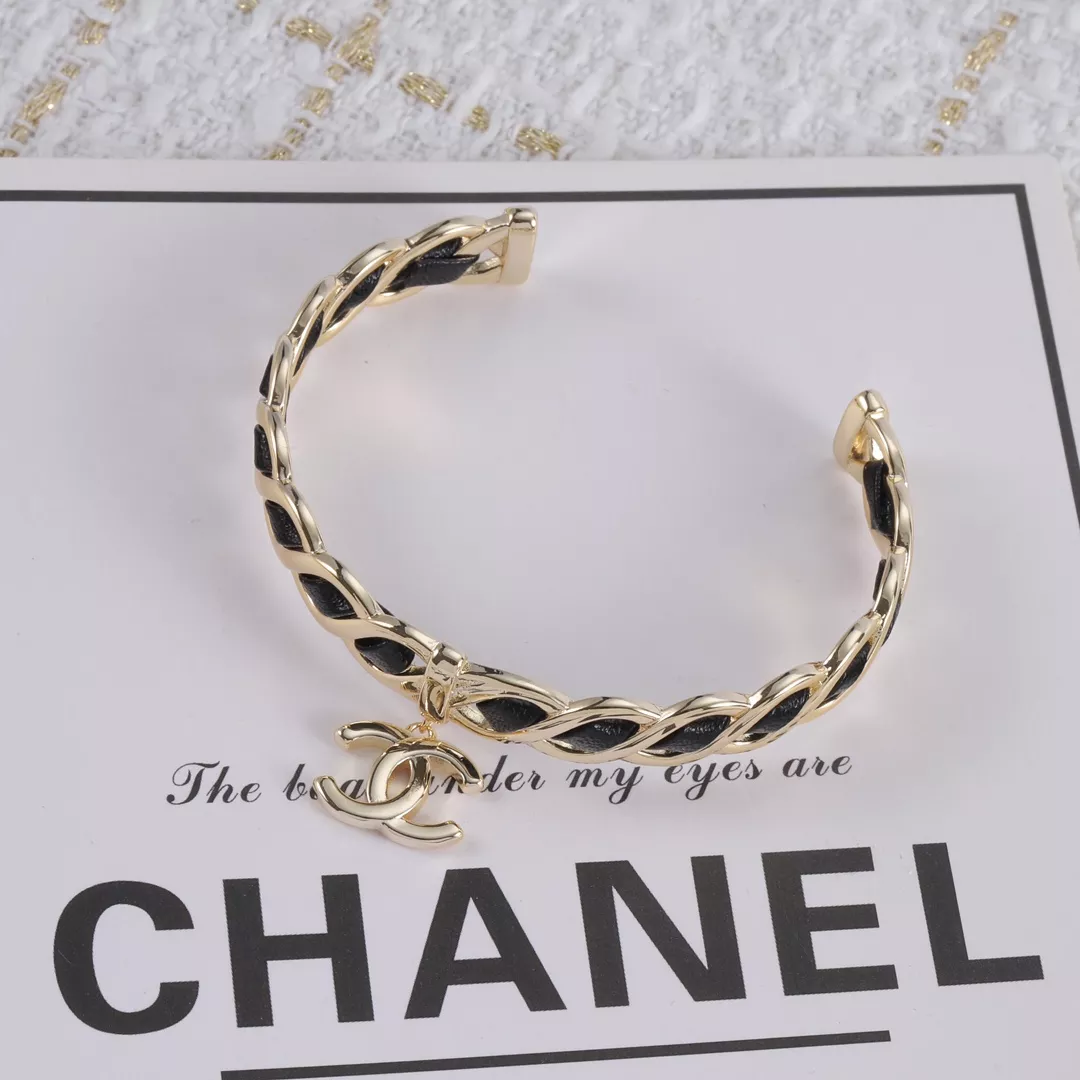 Chanel Bracelets Cozy 528