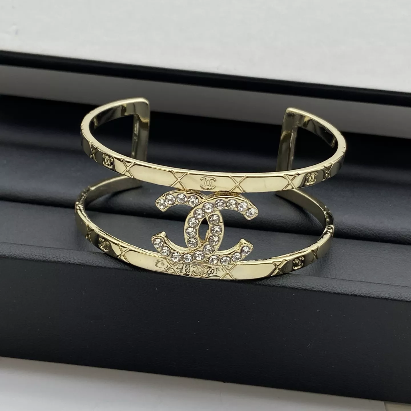 Chanel Bracelets Sleek 4329