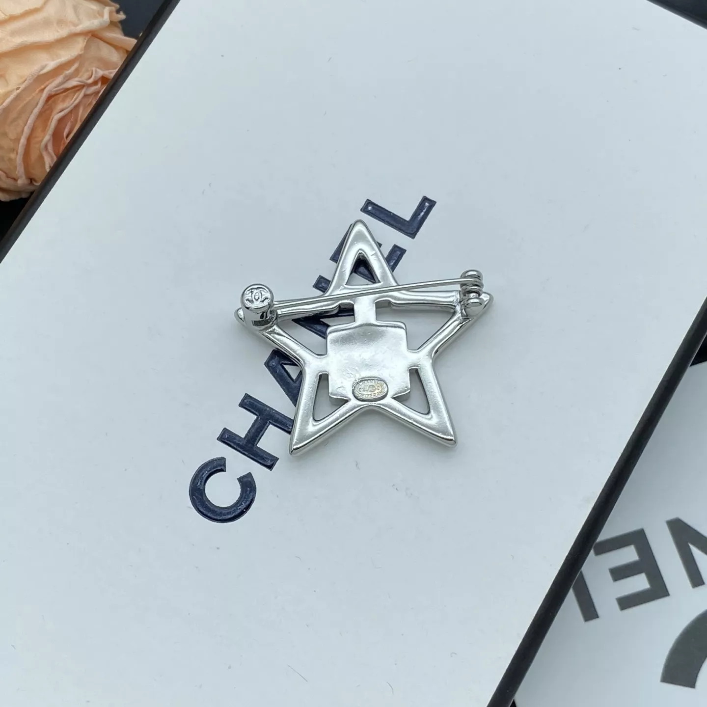Chanel Brooches For Women Affordable 4364