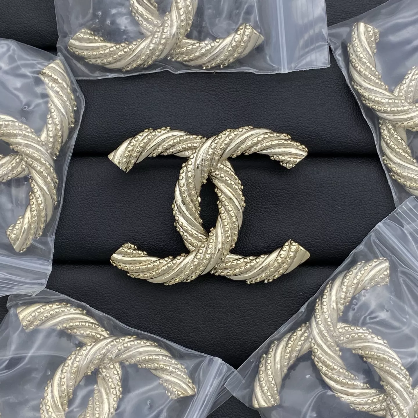 Chanel Brooches For Women Affordable 8091