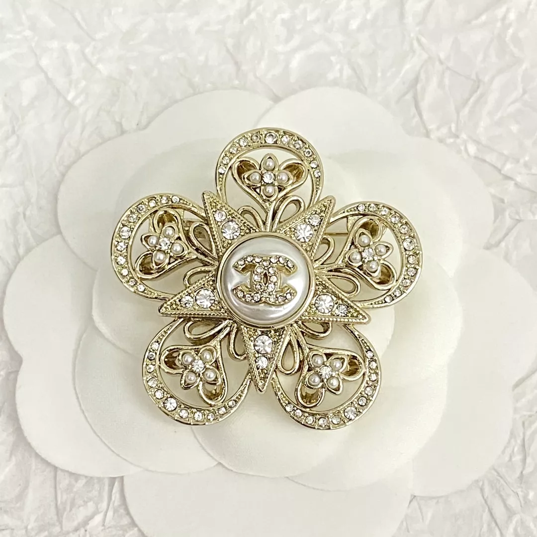 Chanel Brooches For Women AllSeason 372