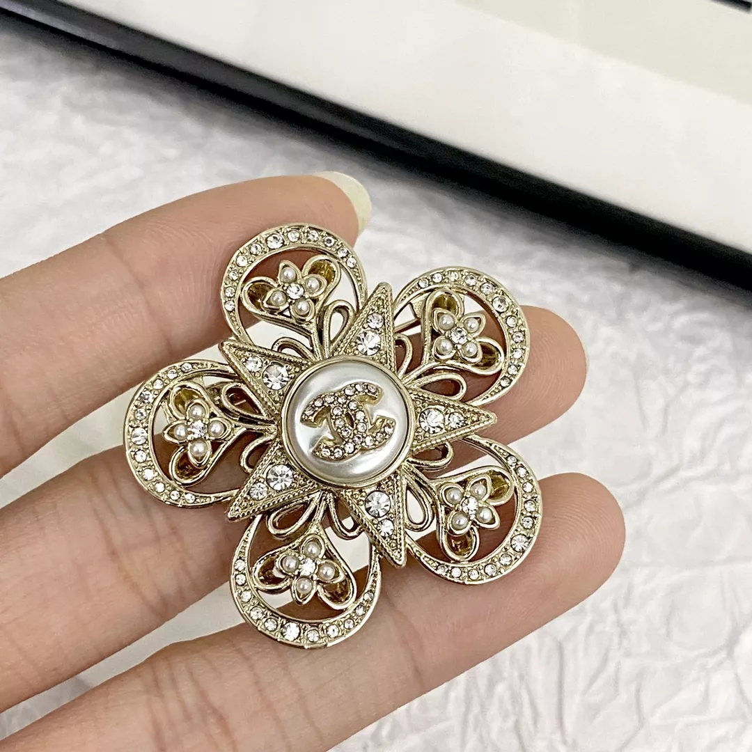 Chanel Brooches For Women AllSeason 372