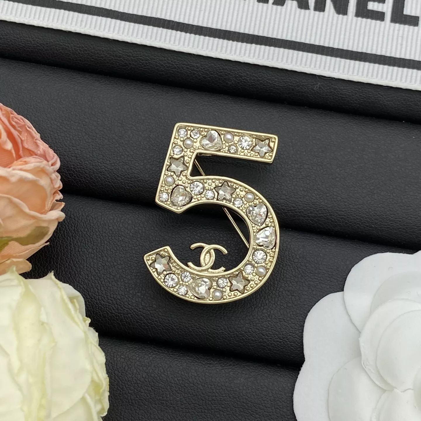 Chanel Brooches For Women AllSeason 9512