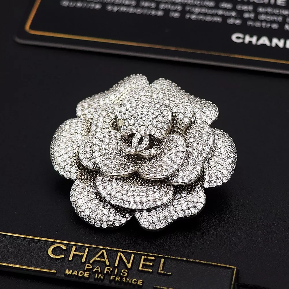 Chanel Brooches For Women Bold 8296