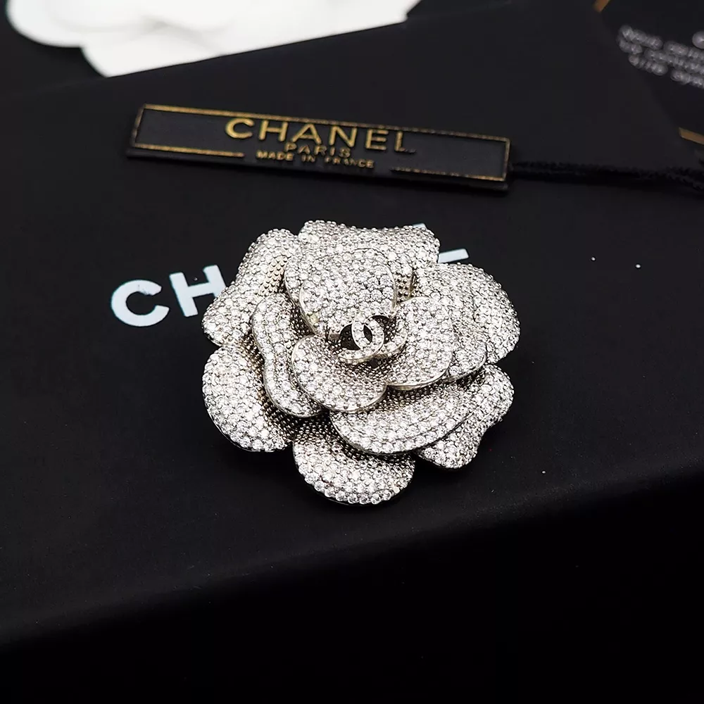 Chanel Brooches For Women Bold 8296