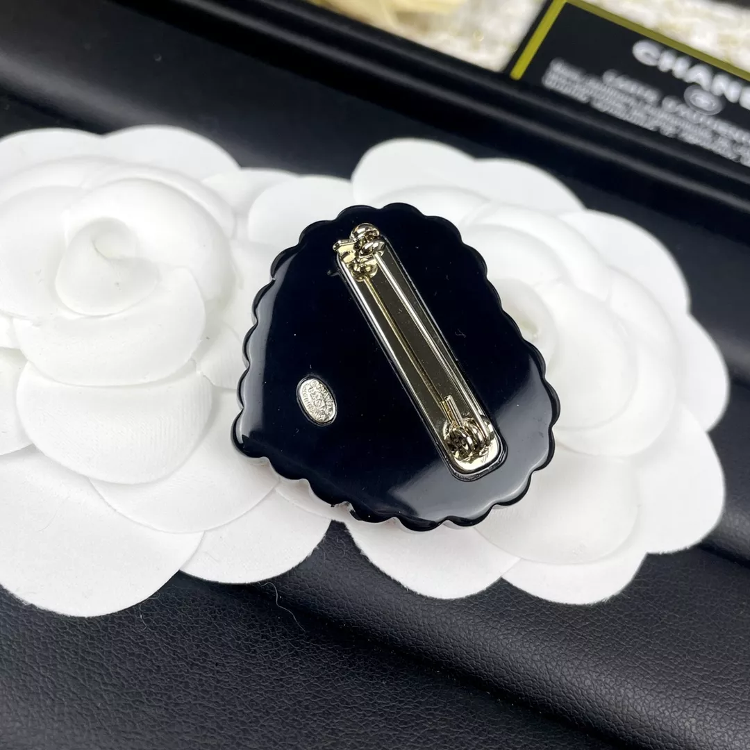 Chanel Brooches For Women Breathable 2667