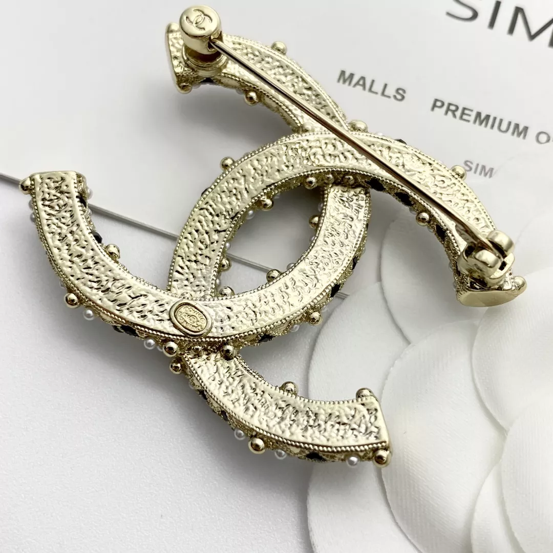 Chanel Brooches For Women Flexible 4546