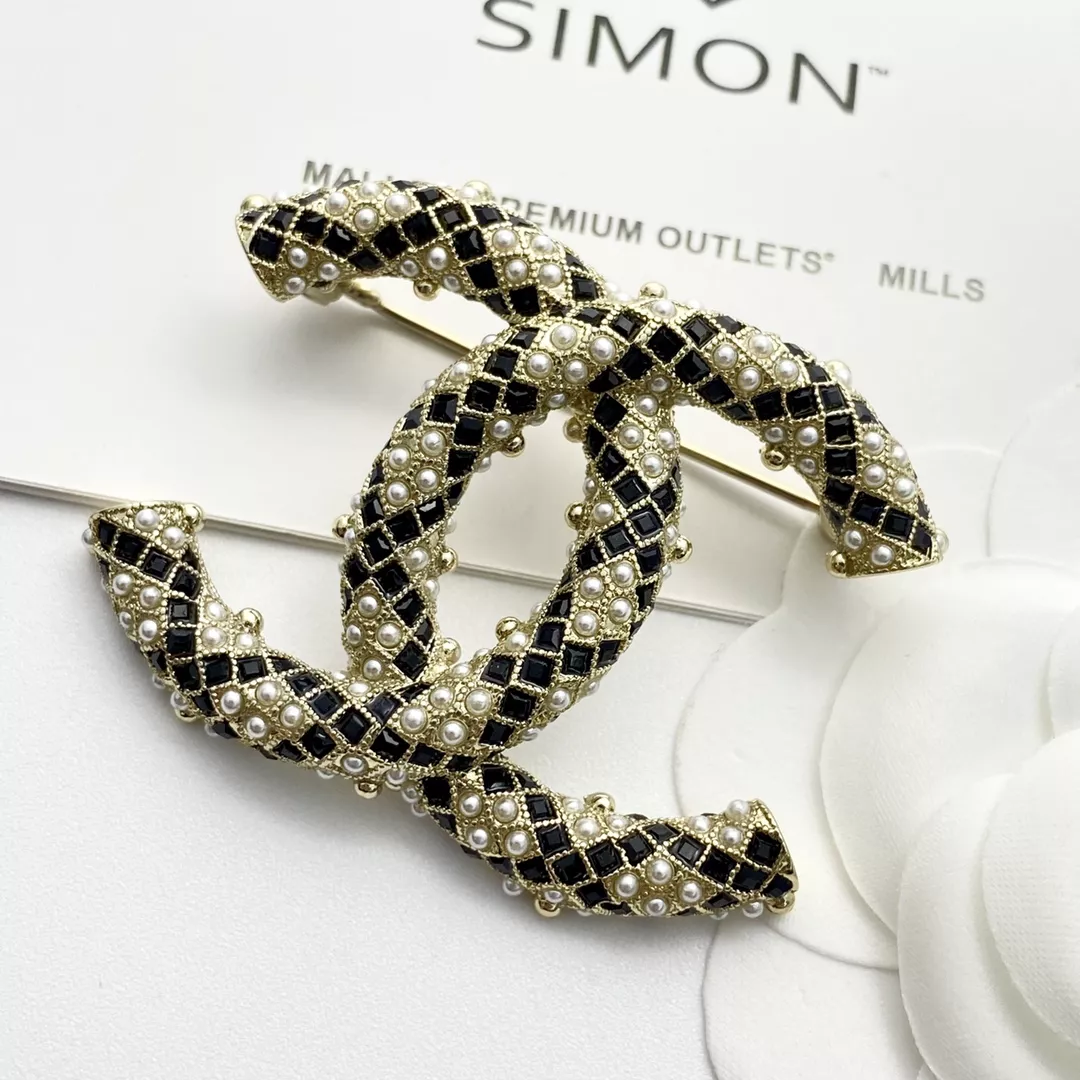 Chanel Brooches For Women Flexible 4546