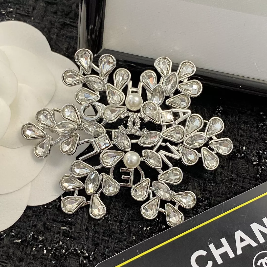 Chanel Brooches For Women Practical 7943
